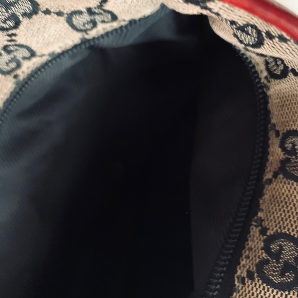 Gucci medium size purse - Picture 3 of 5